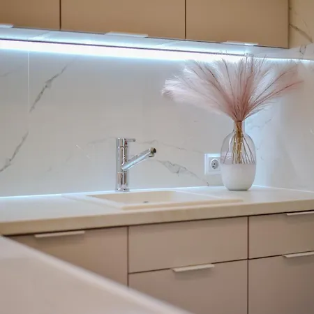 Better Place Modern Port Praski *