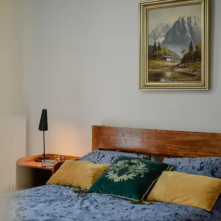 Better Place Modern Port Praski